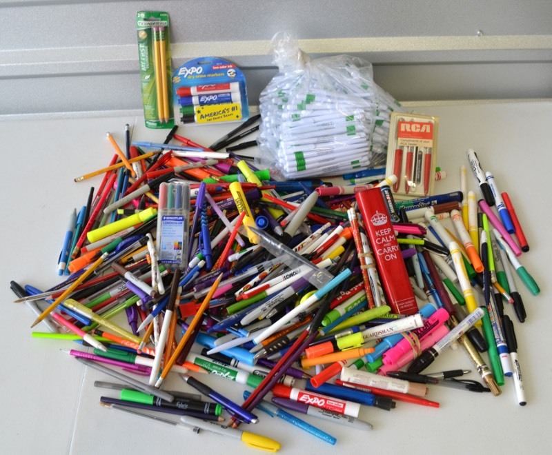 lot 1100 image: Pens