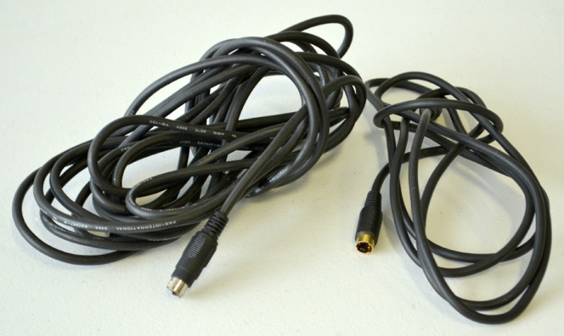 lot 1109 image: S Video Cables