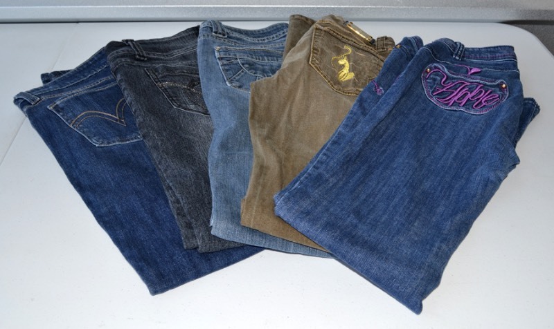 lot 1122 image: Juniors Size 78 Jeans lot 1