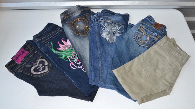 lot 1123 image: Juniors Size 78 Jeans lot 2