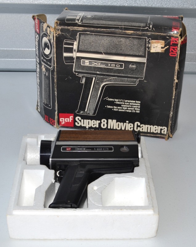lot 1131 image: Vintage GAF Super 8 Movie Camera XL120