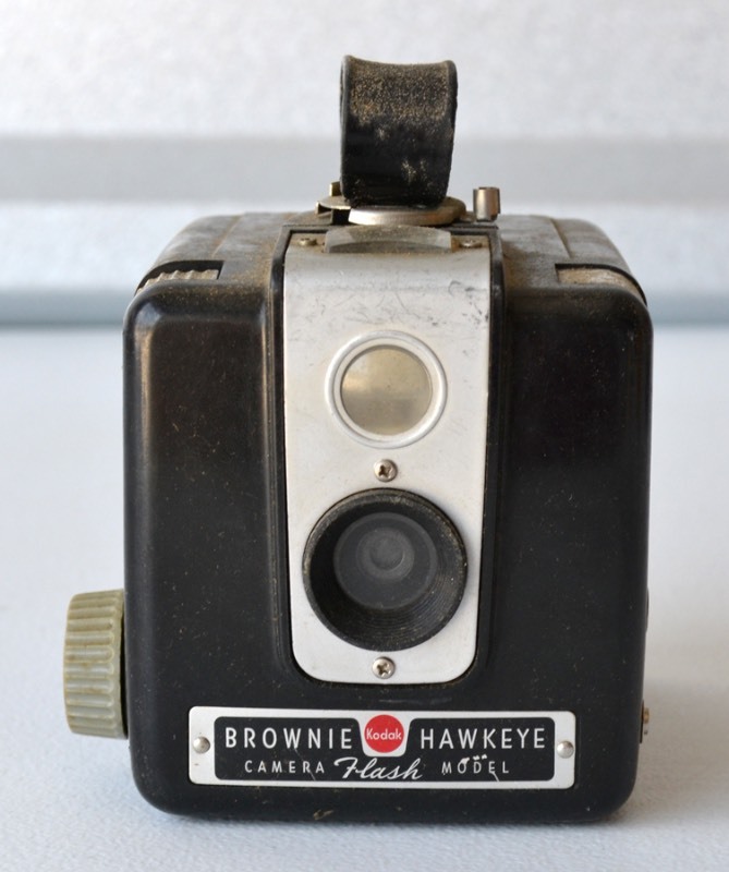 lot 1132 image: Vintage Kodak Brownie Hawkeye Camera