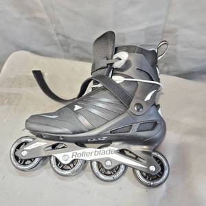 lot 3068 image: MENS ROLLERBLADES BLACK SIZE 11