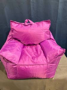 lot 3186 image: Posh Kids Chair