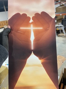 lot 61552 image: Fu-Keivy Jesus Hands Canvas