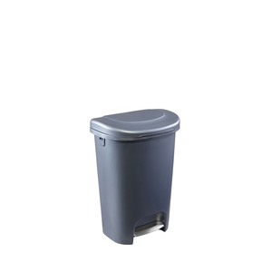 lot 61590 image: 6020896 13 gal Premium Gray Step-On Trash Can&nbsp