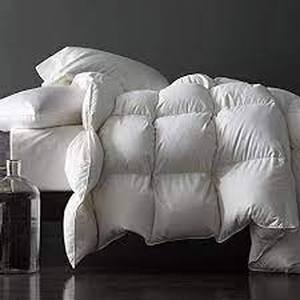 lot 61510 image: Royoliving Feather Down King Comforter