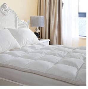 lot 68376 image: D & G The Duck And Goose Co Overfilled Extra Thick Plush Mattress Topper Full Size, Overfilled Mattress Pillowtop Bed Topper for Best Cushioning open box