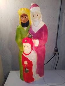 lot 560 image: Three Wise Men Lighted Blow Mold