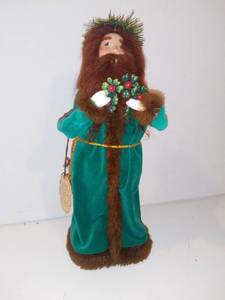 lot 592 image: Byers Choice Carolers - Spirit of Christmas Present