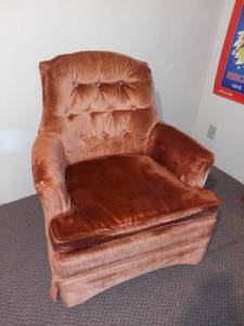 lot 594 image: Vintage Orange Velvet Chair