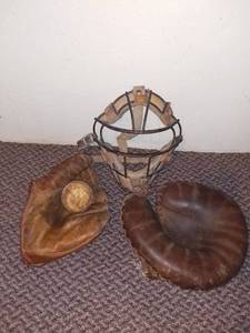 lot 606 image: Vintage Leather Baseball Mitts and Catchers Mask