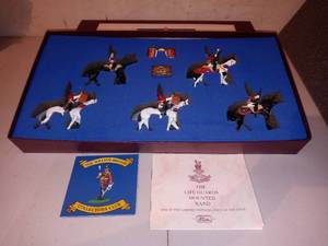 lot 1265 image: Toy Soldiers - Britains 5195 The Life Guards Mounted Band Limited Edition Set 1 Mint Boxed