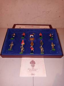 lot 1269 image: Britains 5193 The Royal Regiment Of Fusiliers Set 5th 6th 7th 20th Regtof Foot N