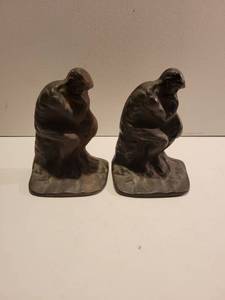 lot 3075 image: Cast Iron Thinking Man Statue Bookends