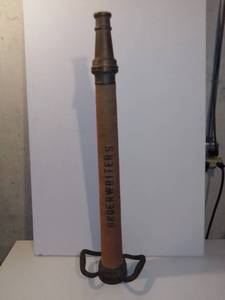 lot 504 image: Vintage 30 Inch Powhatan Brass Fire Hose Nozzle