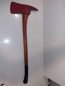 lot 507 image: Plumb Victory Fire Axe