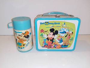 lot 513 image: Vintage Aladdin Walt Disney World Lunchbox and Thermos