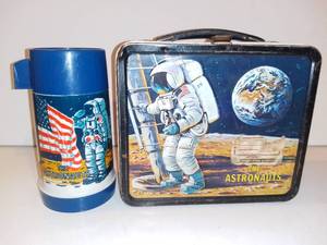lot 515 image: 1969 Aladdin The Astronauts Lunchbox and Thermos