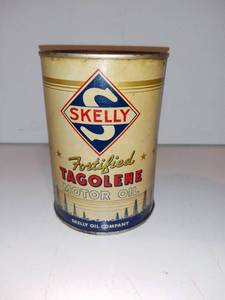lot 523 image: Skelly Fortified Tagolene Motor Oil Can