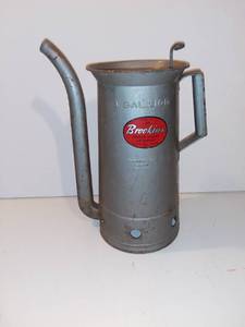 lot 536 image: Brookins Service Station Equipment 1 Gallon Can