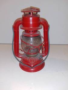 lot 537 image: Dietz Comet Lantern