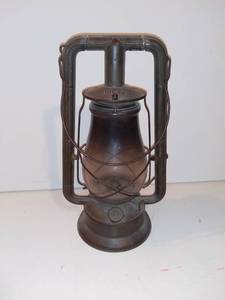 lot 538 image: Dietz Monarch Lantern