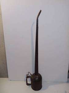 lot 550 image: Long Neck Eagle Oil Can