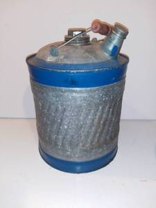 lot 551 image: Vintage Galvanized Gas Can