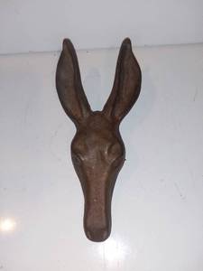 lot 556 image: Cast Iron Donkey Boot Jack