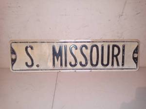 lot 1212 image: Vintage Metal Missouri Sign With Raised Lettering