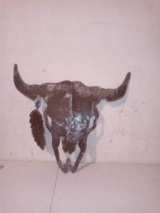 lot 1217 image: Metal Bull Cutout For Wall Decoration