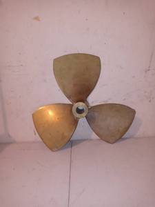 lot 1222 image: Vintage Solid Brass Boat Propeller
