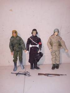 lot 1228 image: Lot Of 3 GI Joe 22 Inch Dolls With Weapons