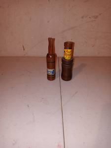lot 1235 image: Lot Of 2 Vintage Faulks Calls Crow And Adjustable Predator