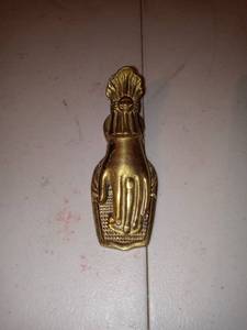 lot 1251 image: Victorian Brass Hand Desk Clip
