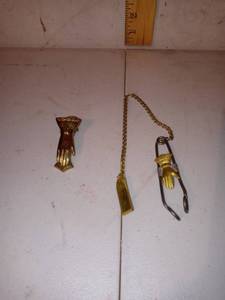 lot 1252 image: L Of 2 Small Vintage Clips For Multiple Uses