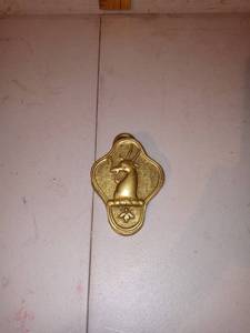 lot 1253 image: Virginia Metal Crafters Brass Randolph CW7-45 Desk Clip