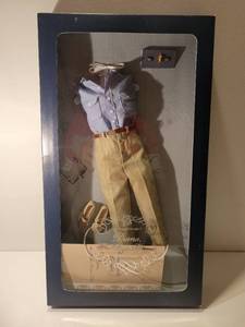 lot 3042 image: The Franklin Mint Princess Diana, Princess of Wales Porcelain Portrait Doll Outfit