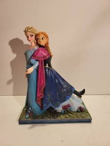 lot 3048 image: Jim Shore Elsa and Ana Disney Showcase Figurine