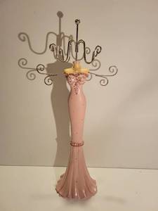 lot 3050 image: Formal Pink Gown Jewelry Stand