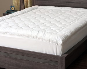 lot 8465 image: Cozy Classics Billowy Clouds Mattress Pad - White