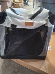 lot 764 image: Grey Popup Kennel