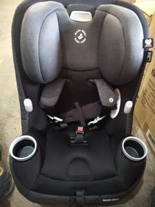 lot 774 image: Maxi Cosi Car Seat