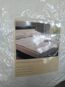 lot 797 image: 100% Duck Feather 2 Gusset Topper