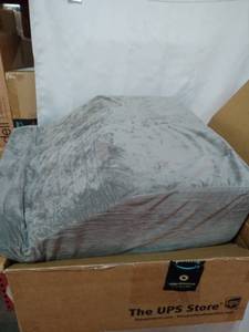 lot 3372 image: Grey Wedge Bed Pillow
