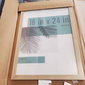 lot 3433 image: 16X24 WOODGRAIN FRAME