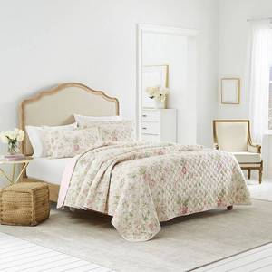 lot 3517 image: Breezy Floral King Quilt Set Bedding