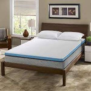 lot 4533 image: Memory Foam Gel Infused Mattress Topper