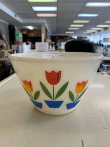 lot 3 image: Fire King Tulip Mixing Bowl